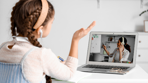7 Ways Online English Tutoring Helps Students Master Writing Skills